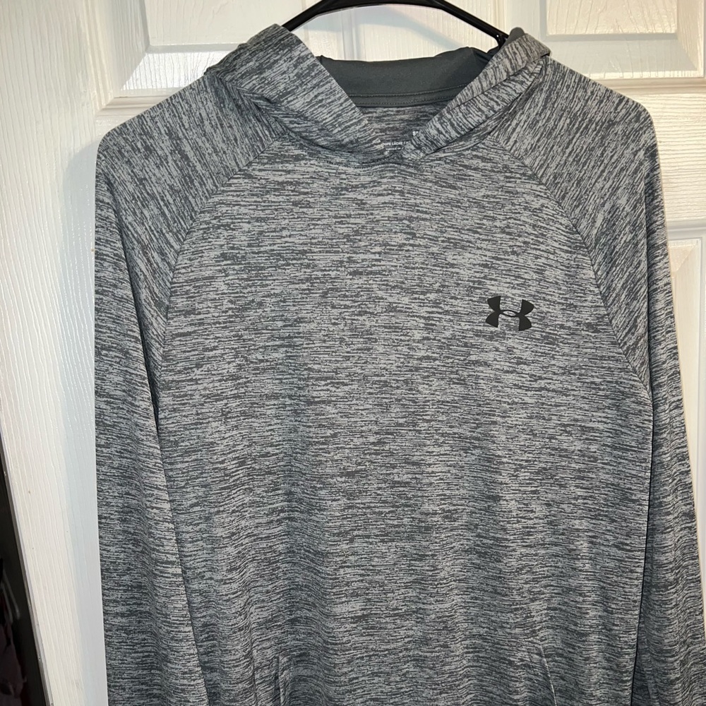 Men’s small light hoodie under armour